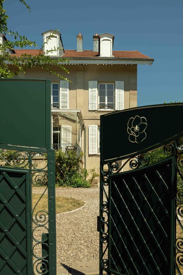 Bed and Breakfast Le Parc Du Magnolia Монбельяр Экстерьер фото